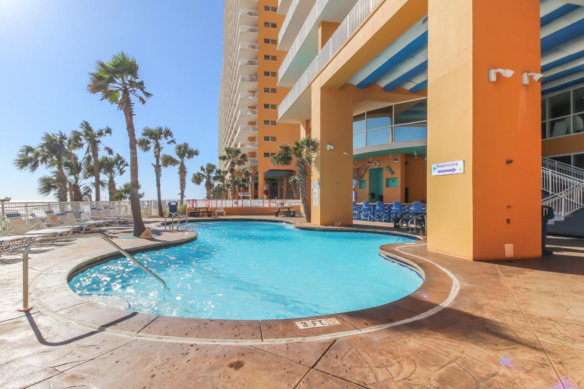 The Splash And West Ii Apartment